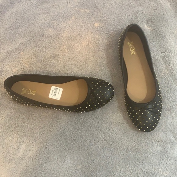 NWT Black flats with gold studs size 8 - Picture 3 of 4